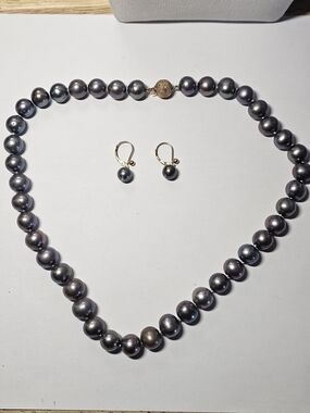 14k Yellow Gold Pearl Necklace and Earrings Set